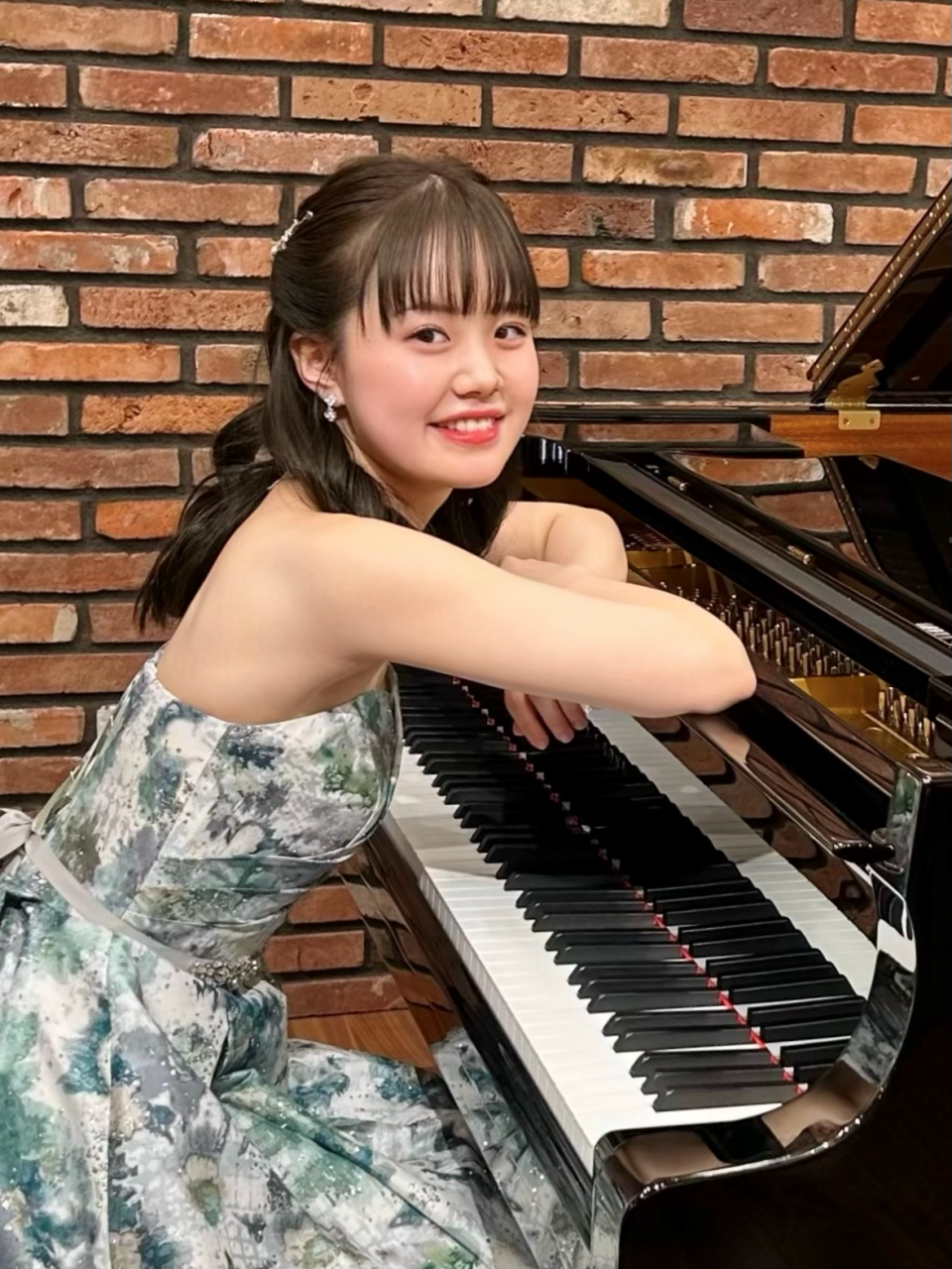 市原茜