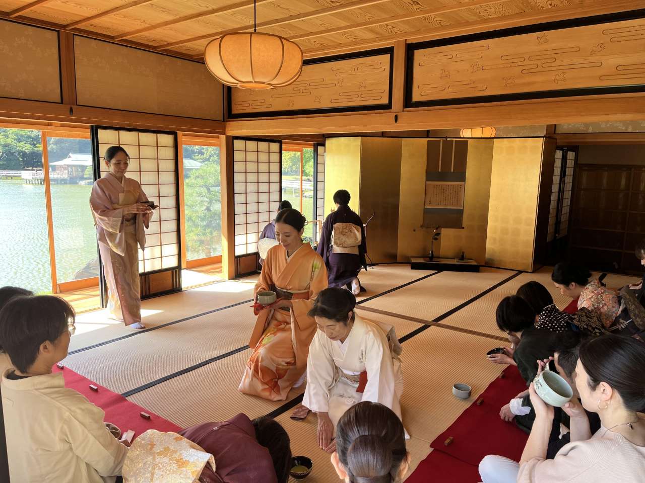 浜離宮恩賜庭園20241103松の御茶屋でお点前拝見(7)