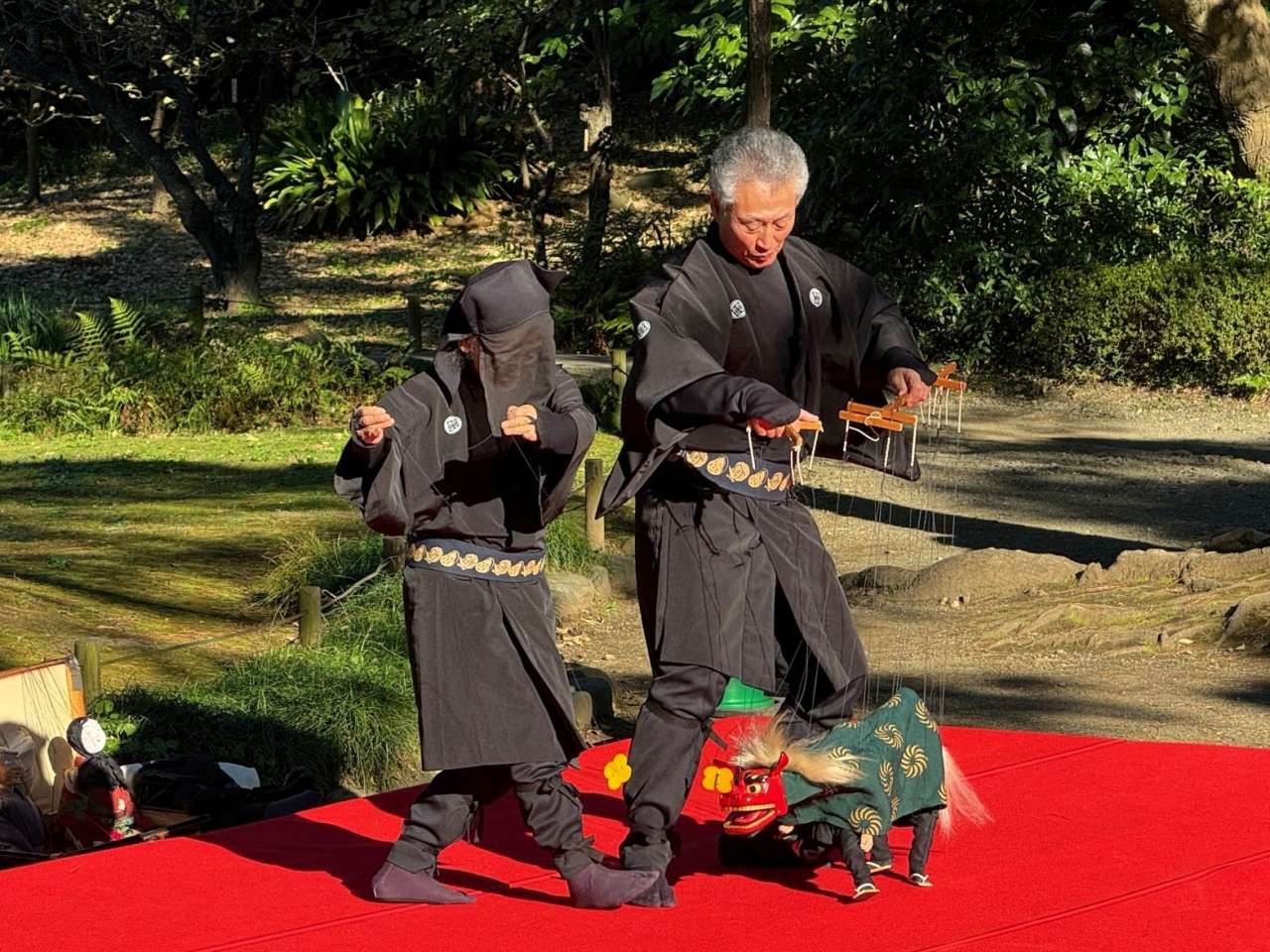 小石川後楽園241123江戸系あやつり人形の公演