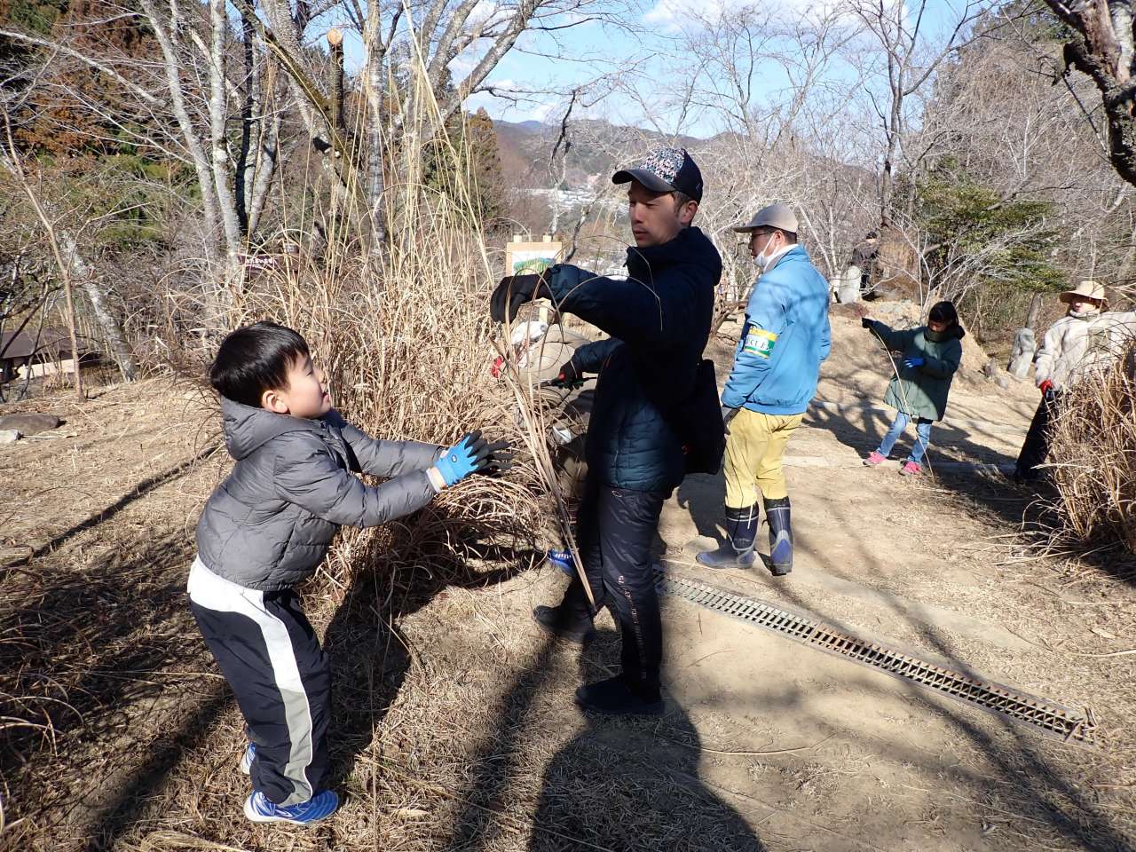 ミニ炭俵カヤ刈取り