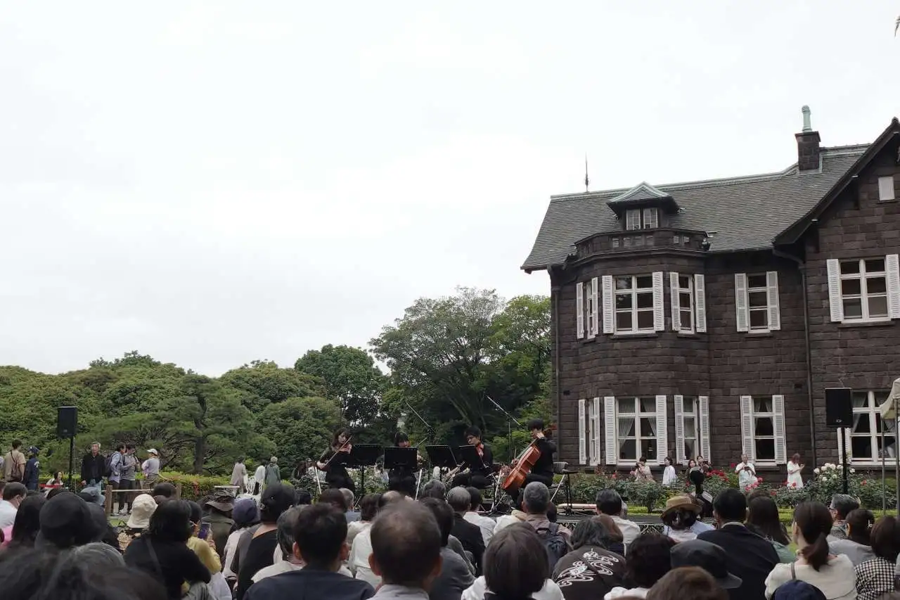 春バラ　音楽会