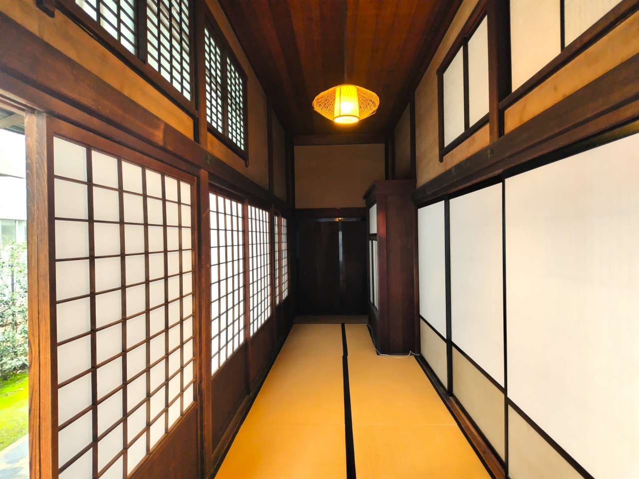 旧岩崎邸庭園241117障子張替え後の和館 (2)調整済み