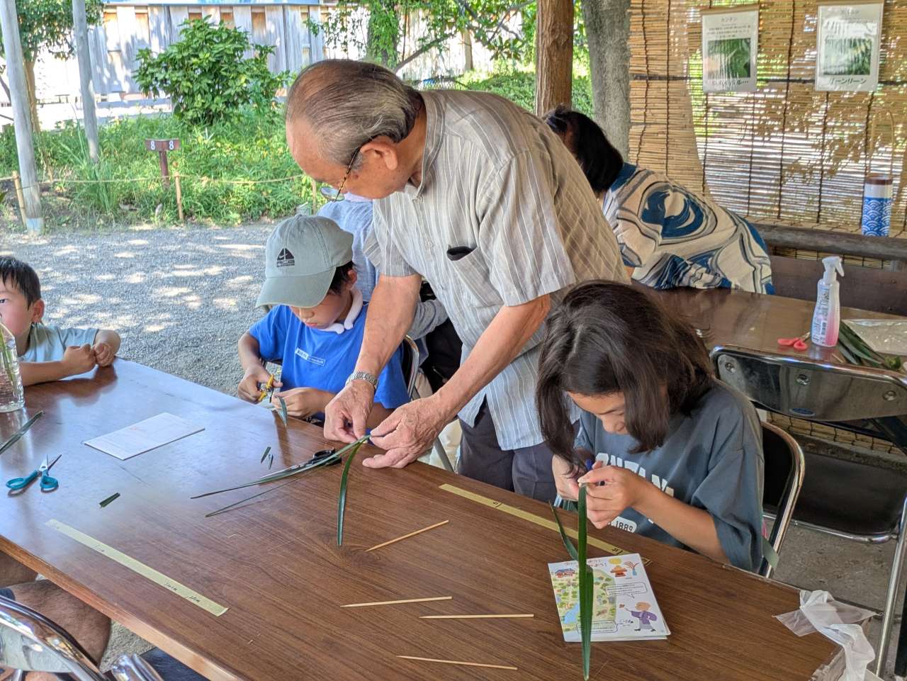 向島百花園250830虫ききの会　虫細工教室 (2)