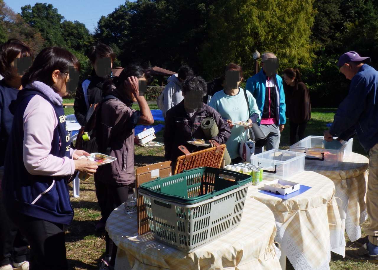 小山内裏公園241103里山ヨガcafé (70)