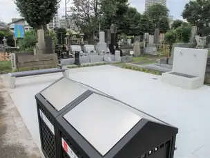 谷中霊園220807乙13小広場1_02