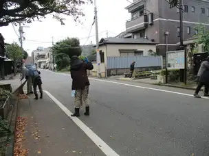 谷中霊園221101園児花植え 22_02