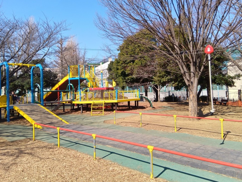和田堀公園 遊具1